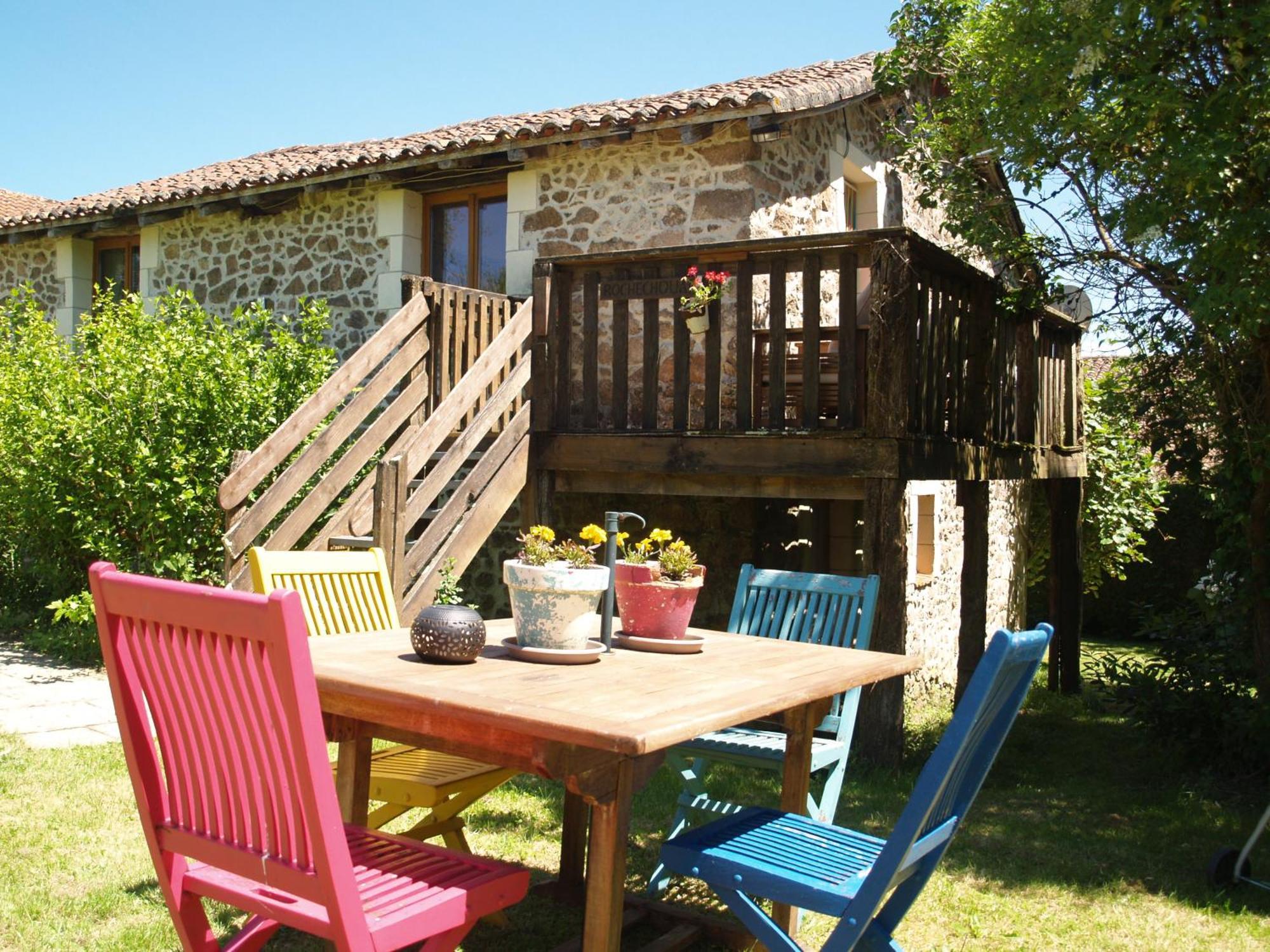 Tranquille Vienne Gites A Chirac Dept Charente Exterior photo